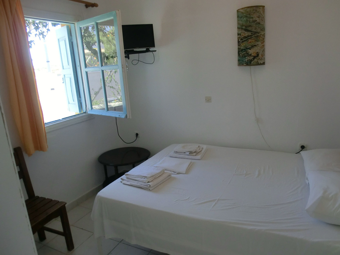 Bedroom 4, Santorini Camping & Hostel, South Aegean