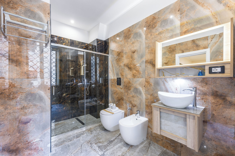 Bathroom 5, Partenope Rooms, Napoli