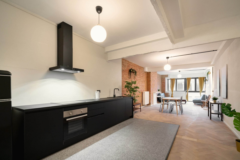 Private kitchen 5, 2BR City Stay - Grand Central Area, Antwerpen