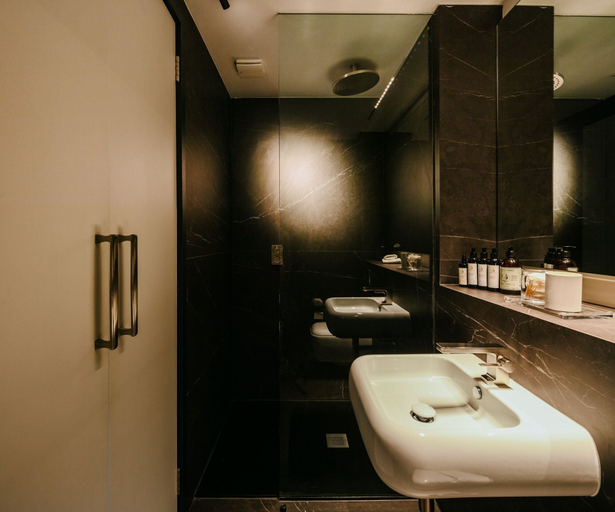 Bathroom 4, Dun Aluinn, Perthshire and Kinross