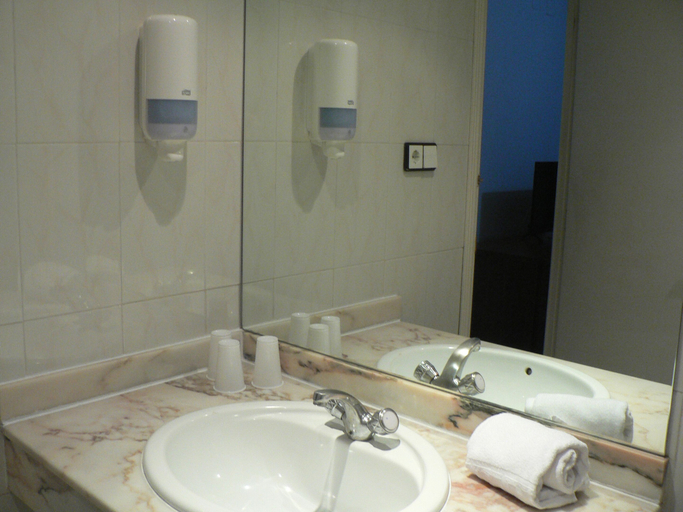 Bathroom 3, JM Jardin de la Reina, Sevilla