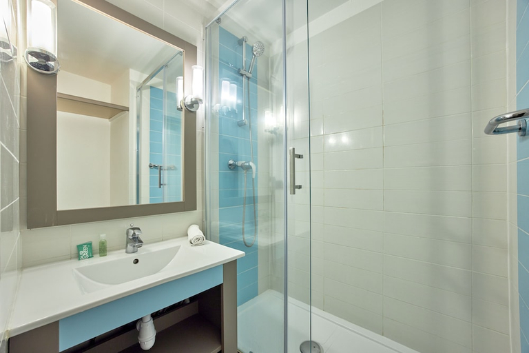 Bathroom 4, Pierre & Vacances Residence les Tamaris, Calvados