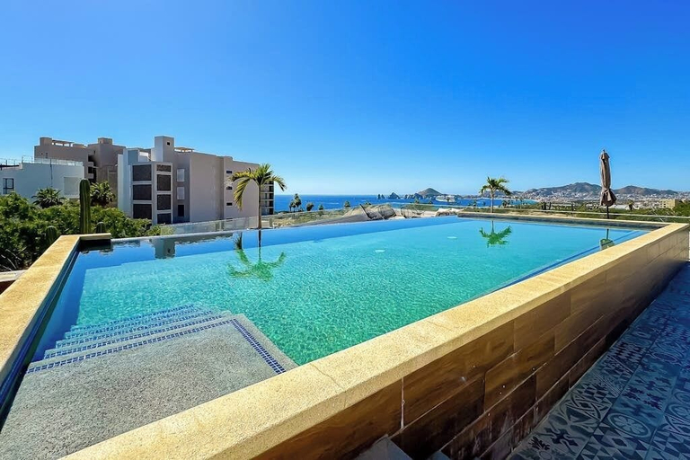 Pool 3, Stunning Oceanfront Luxury Apartment With Spacious Balcony Perfect for Families, La Paz