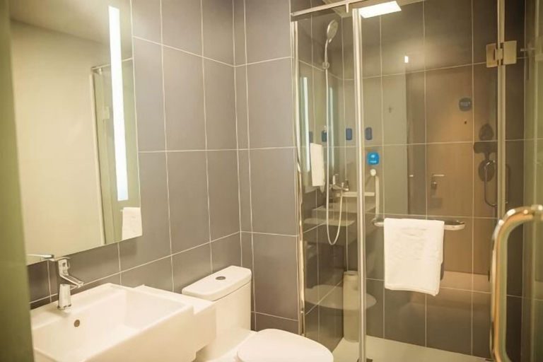 Bathroom 4, Jinjiang Inn Select (Fanchang RT-Mart Business Square), Wuhu