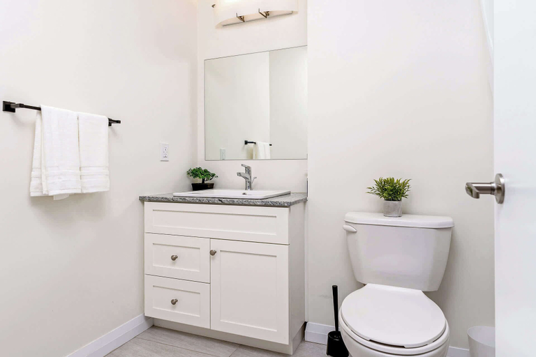 Interior 2, Modern High Rise Condo w Private Patiodowntown, Waterloo