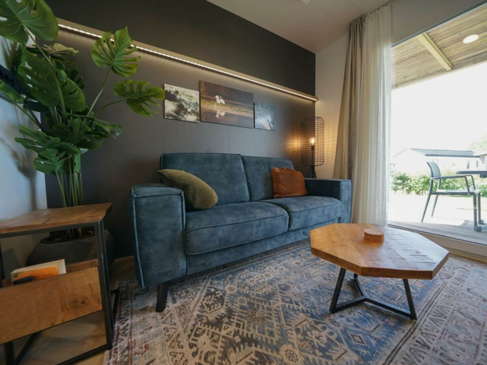 Living area, Holiday Home in Nunspeet With Wi-fi, Nunspeet