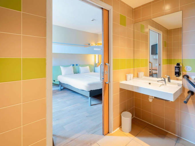 Bathroom 4, ibis budget Manosque Cadarache, Alpes-de-Haute-Provence
