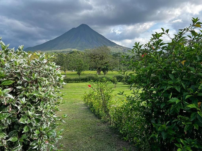 Property grounds 3, Villa Arenal 1, San Carlos