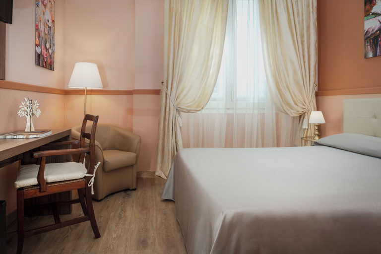 Bedroom 2, Hotel Roma, Bologna