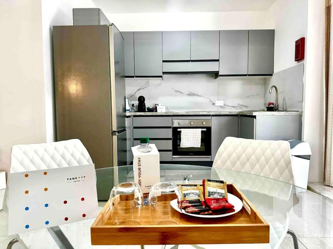Others 5, Modern Retreat in the heart of St Julians, St Julian's