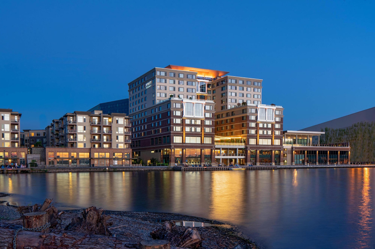 Exterior & Views