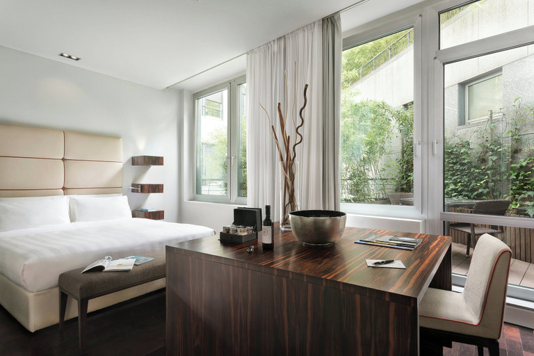 Bedroom 2, Sina The Gray, Milano