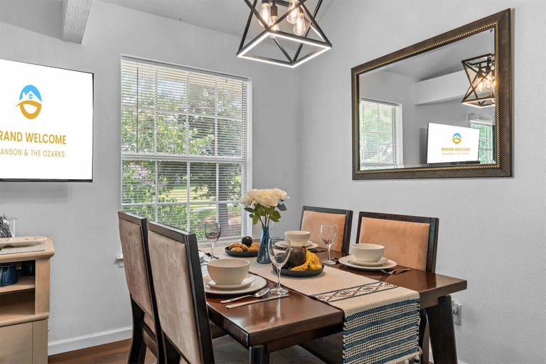 Dining 4, Eagle's View Condo at Fall Creek, Taney