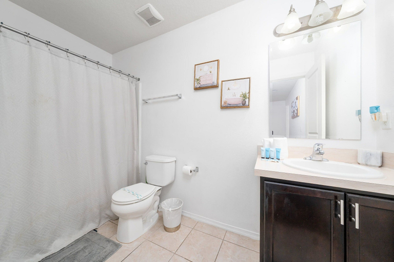 Bathroom 4, 7BR Crystal Cove Home With Lake View & Pool, Osceola