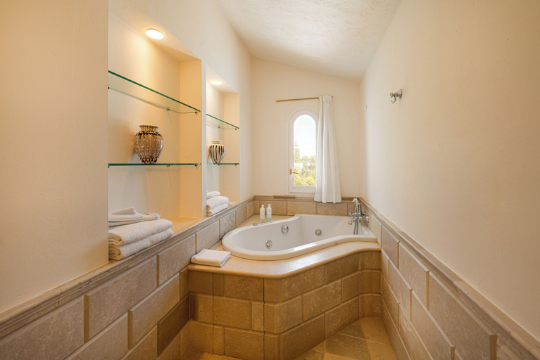 Bathroom 5, Ostuni a Mare, Brindisi