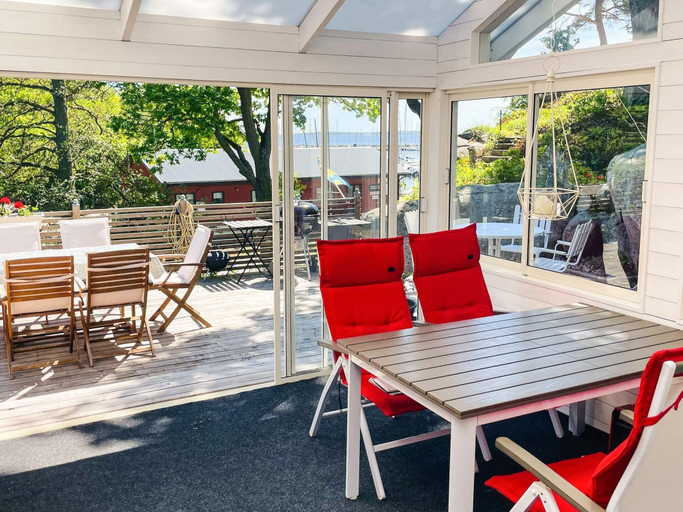 Outdoor dining, 4 Star Holiday Home in Karlshamn, Karlshamn