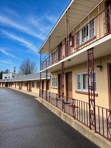 Exterior & Views 1, DEEPWELL MOTEL, Tioga
