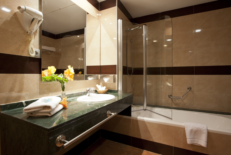 Bathroom 5, Playazimbali, Almería