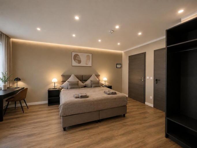 Others 5, StadtBlick Hotel, Lippe