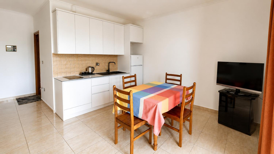 Others 5, Villa Hodo, Vlorës