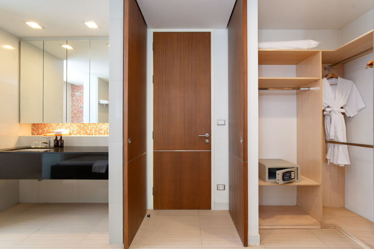 Bathroom 4, The Park Nine Srinakarin, Prawet