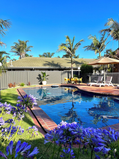 Sport & Beauty 4, Coastal Waters Motor Inn, E. Gippsland - Bairnsdale