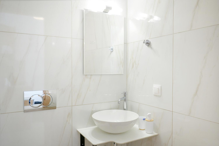 Bathroom 2, Nea Roda Apartments, Central Macedonia