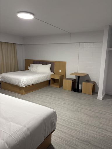 Room 2, Rundle Inn and Suites, Division No. 11