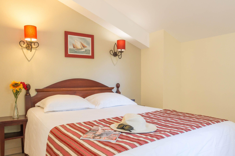 Room 5, Chic Biscarrosse Forest Apartment, Landes