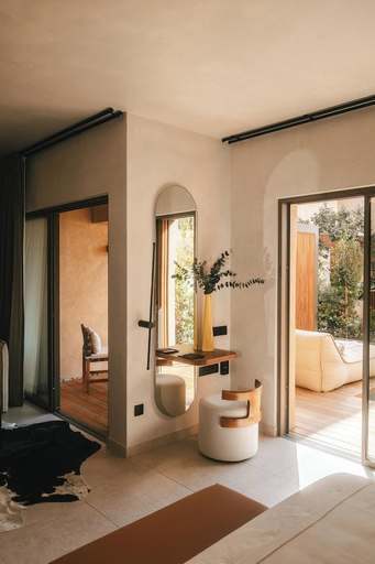Bathroom 4, Daphne Hotel Apartments Cyprus
