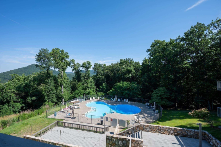 Pool 2, Sharp Top Mountain Retreat, Pickens