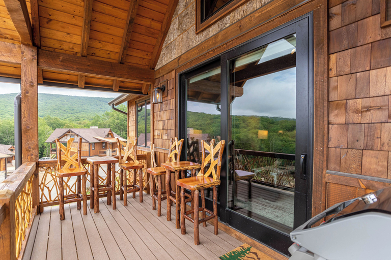 Interior 2, The Roper Retreat at Eagles Nest, Avery
