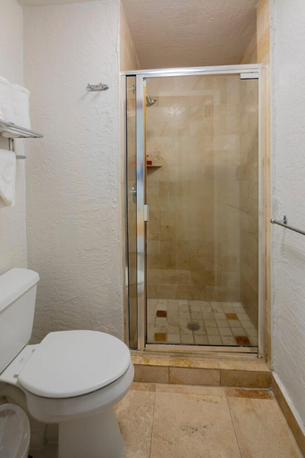 Bathroom 4, Colony Hotel, Miami-Dade