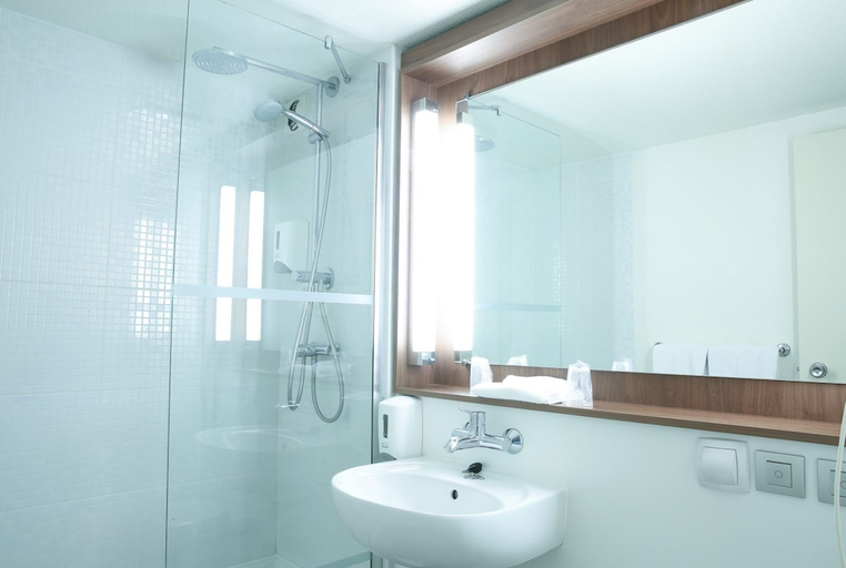 Bathroom 3, Hôtel Inn Dijon-Quetigny, Côte-d'Or