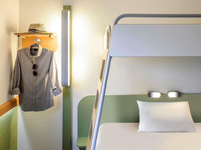 Bedroom 5, ibis budget Bordeaux Aeroport, Gironde