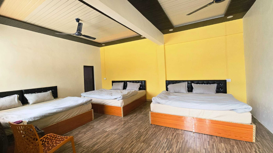 Room 3, Hotel Rajendra, Chamoli