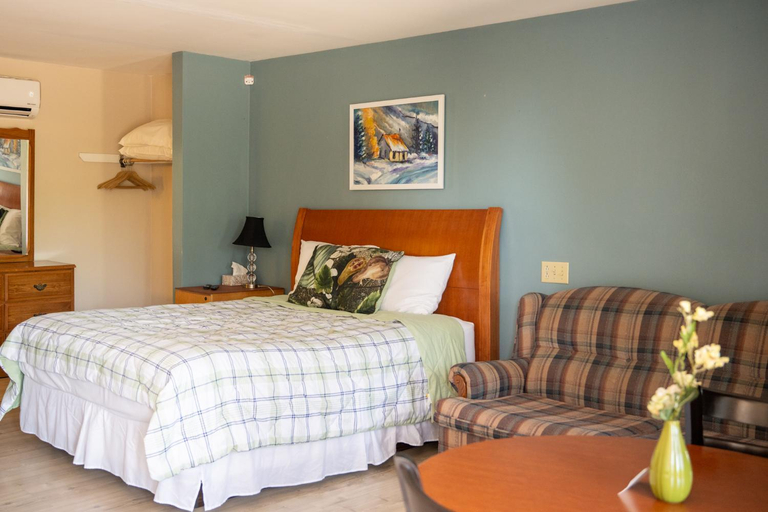 Bedroom 4, Bouctouche Bay Inn, Kent