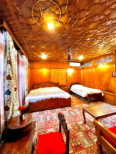 Bedroom 4, Jacqueline houseboat, Srinagar