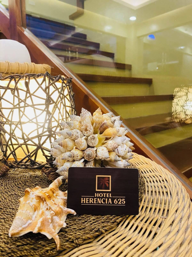 Food & Drinks, Hotel Herencia 625, Daraga