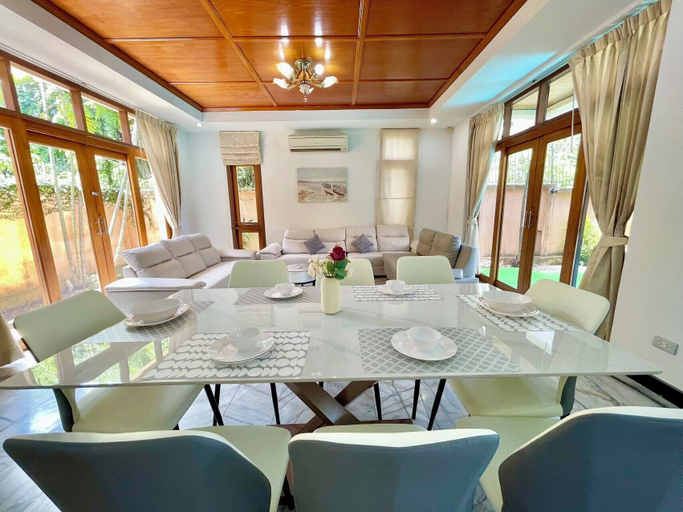 Dining 3, The Midas Pool Villa, Pattaya