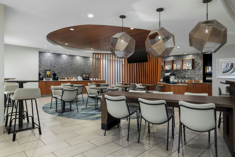 Food & Drinks 5, SpringHill Suites Dallas Arlington North, Arlington