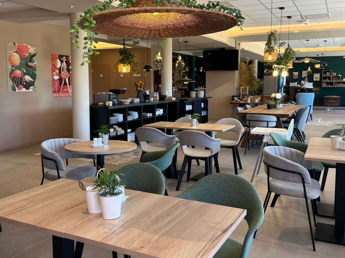 Food & Drinks 4, Aparthotel Adagio Access Porte De Camargue, Bouches-du-Rhône