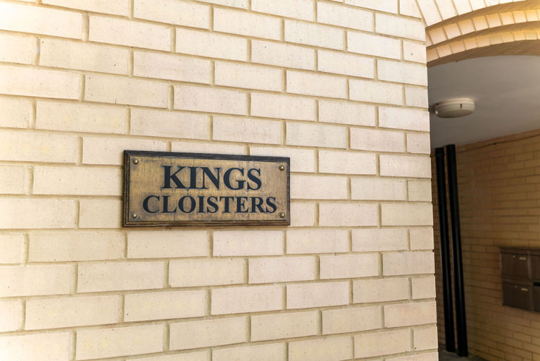 Room 2, Host Stay Kings Cloisters, York