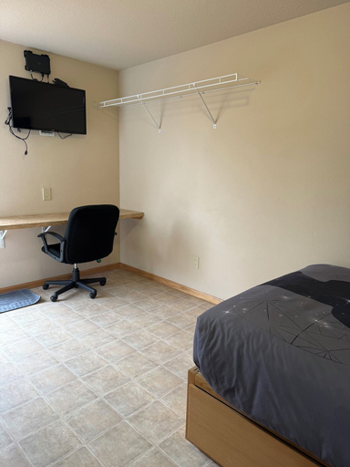 Room 4, Northern Lights Lodge, McKenzie