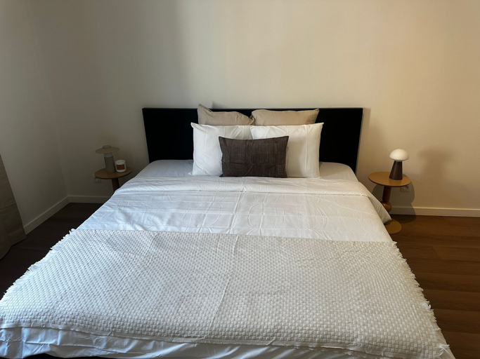 Room 2, Stylish 2BR With 1LR Near to City Center, Oost-Vlaanderen