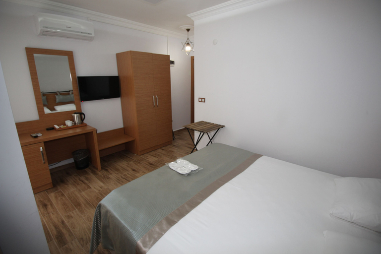 Room 3, Queen Otel, Marmara