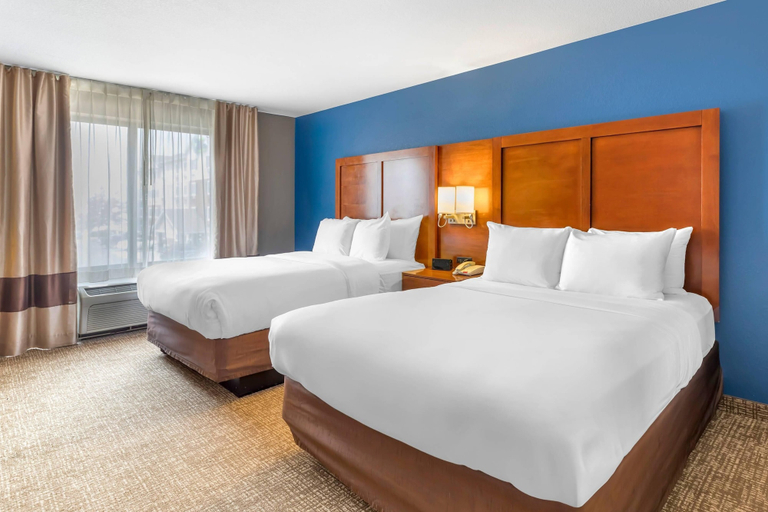 Bedroom 4, Comfort Suites Longmont, Weld