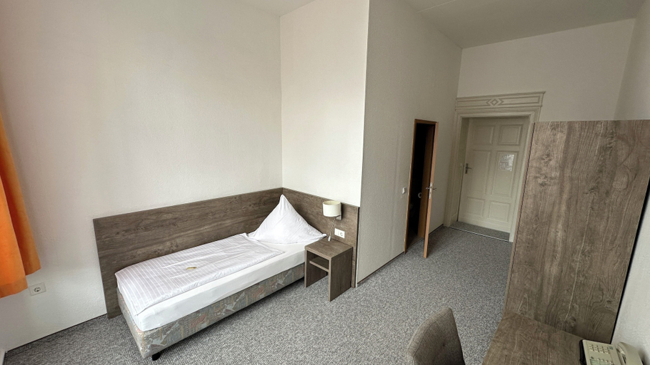 Bedroom 2, Hotel Stadt Köthen, Anhalt-Bitterfeld