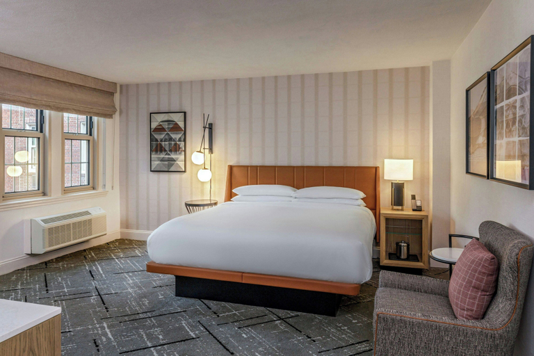 Bedroom 4, Sheraton Commander, Cambridge