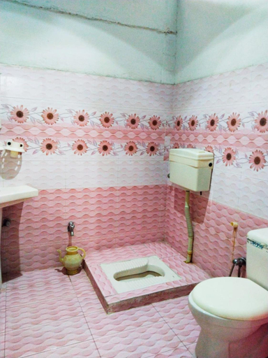 Bathroom 4, Shelton Royal Hotel, Multan